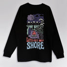 <img src="lets-get-offshore-longsleeve-black-backprint.jpg" alt="Unisex 'Let’s Get Offshore' Longsleeve in Black: Großer Backprint mit wilden Illustrationen einer nordischen Landschaft, Surfer-Symbolen wie Wellen, Surfboard und Windwolke, darunter rauer Schriftzug 'Let’s Get Offshore', gefertigt aus 100% GOTS-zertifizierter gekämmter, ringgesponnener Bio-Baumwolle, mit Doppelnaht-Steppstich an Ärmelbündchen und Saum">