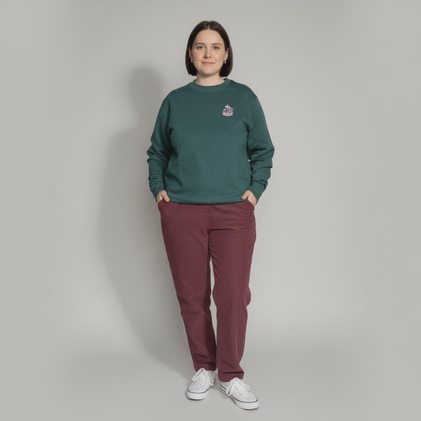 <video>
  <source src="Hot-Coffee-Cold-Waves-Sweatshirt-glazed-green-Front-Luisa-175cm-Large-Original.mp4" type="video/mp4">
  <p>Modell Luisa (175 cm) präsentiert das Hot Coffee Cold Waves Sweatshirt in Glazed Green (Größe Large): 5-Sekunden-Video mit Frontansicht, kreisförmiger Print mit maritimen Motiven, entspannte Präsentation, gefertigt aus 100% GOTS-zertifizierter Bio-Baumwolle.</p>
</video>